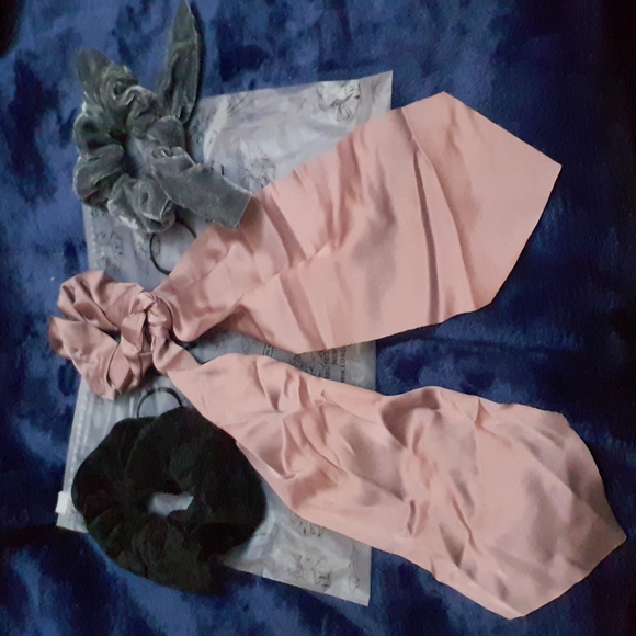 London Charlie 3 piece Scrunchie set - Picture 2 of 2